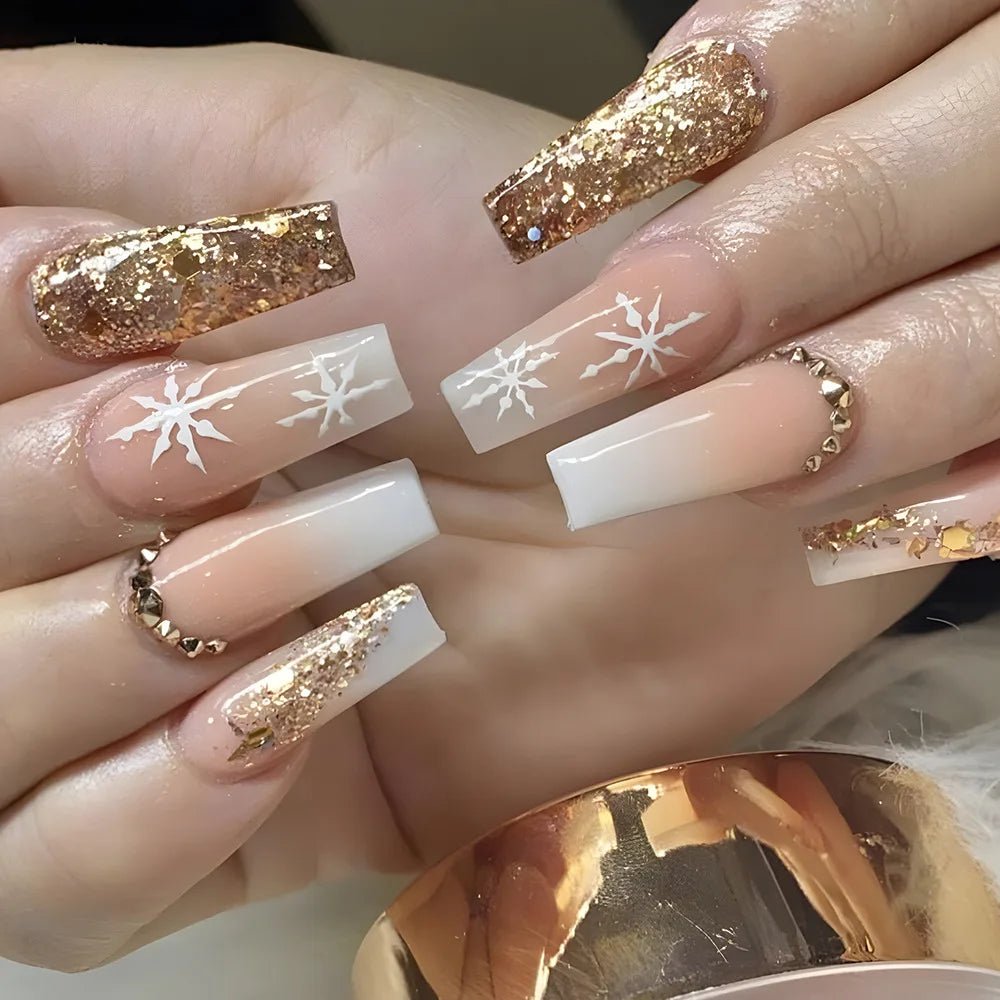 Holiday Glam Green Deer Nail Set
