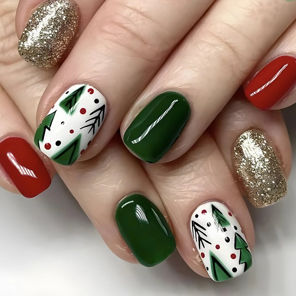 Holiday Glam Green Deer Nail Set