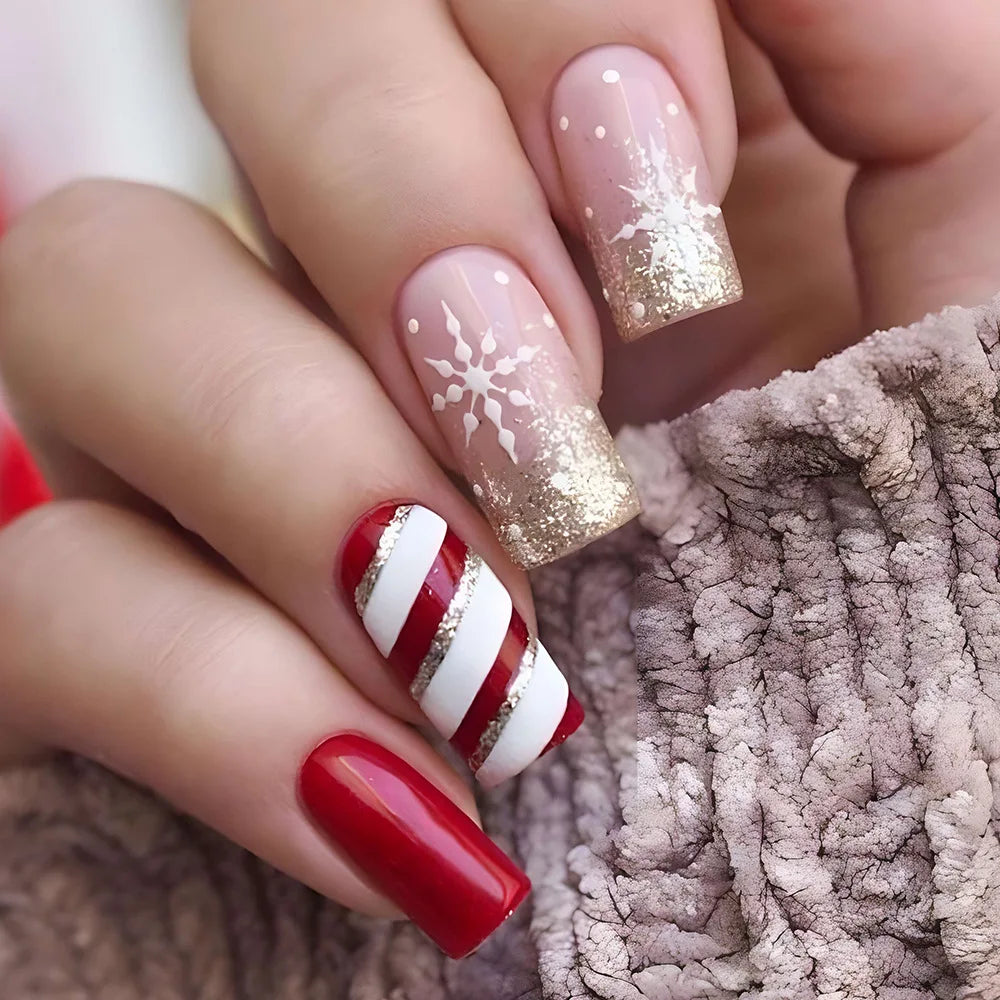Holiday Glam Green Deer Nail Set